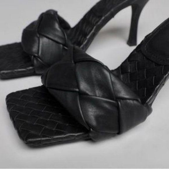 !! EXCLUSIVE !! Square Toe Braided Mule in Black - Picture 8 of 12